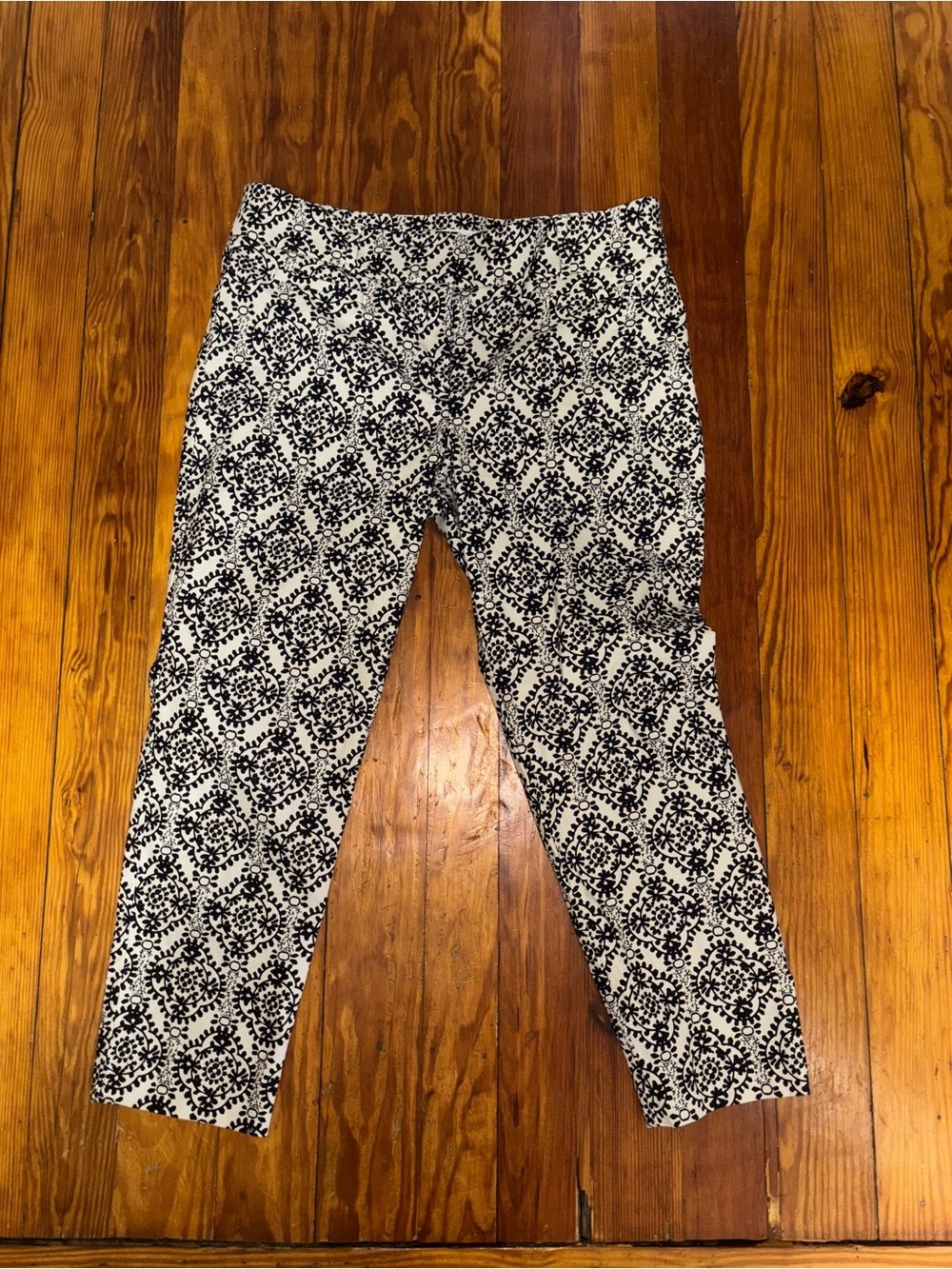 Black & White Patterned Casual Pants